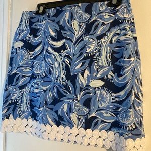 NWOT Lilly Pulitzer skirt. Never worn. Sz 10